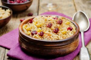 BrownRiceApplePilafl 1068344302 770x533 1 650x428