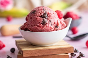 CherryChocolateIcecream AD 300 200