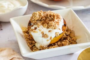 GrilledPeachesYogurtHoney AD 770x533 1 650x428