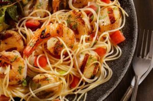 SeafoodPasta 489343622 770x533 1 650x428