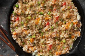 VegetableStirFryBrownRice 1278438856 770x533 1 650x428