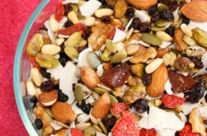 almondsCoconutTrailMix 507093219 770x533 1 650x428