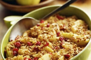 appleCranberryCrisp 86056745 770x533 1 650x428