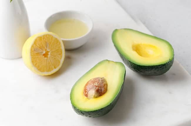 avocado keeps with Lemon 1365368155 770x533 1