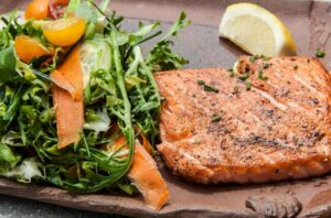 baked Salmon with salad 185273215 770x533 1 650x428