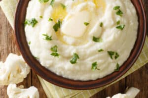 cauliflowerMashedPotatoes 1189750299 770x533 1 650x428