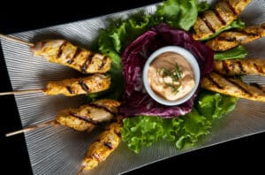 chickenSkewersYogurt 184154382 770x553 650x428