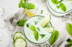 cucumberMintSmoothie 804005518 770x533 1 650x428