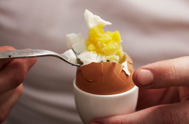 eat hard boiled egg 90882446 770x533 1