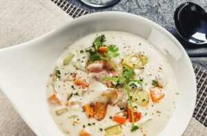 fishChowder 485771824 770x553 1 650x428