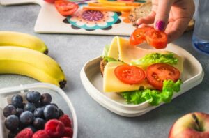 healthy lunch kids 1166277500 770x533 1 650x428