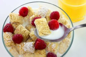 healthyCereal 97860492 770x553 1 650x428