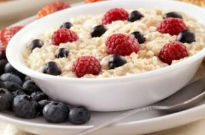 oatmeal With Fruit 471393437 770x533 770x533 650x428