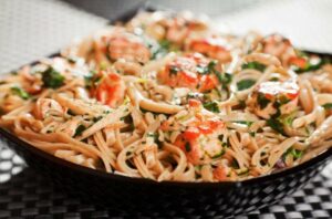 salmonFettucini 186842870 770x533 1 650x428