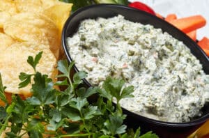 spinachDip 1192876788 770x533 1 650x428