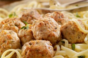 turkeyZucchiniMeatballs 509786387 770x533 1 650x428