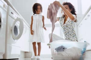 wmnDaughterLaundry a0130 000158a 770x533 1 650x428