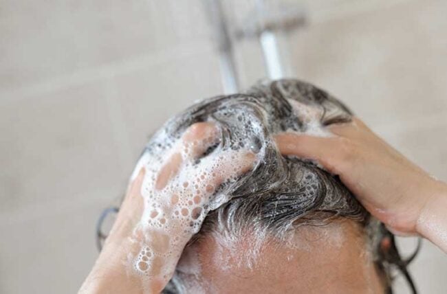 Shampoo Hairloss 157569558 770x533 1