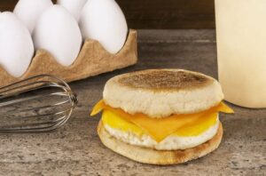 breakfastSandwich 1097680118 770x553 650x428