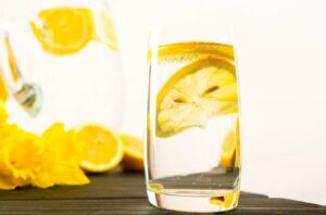 lemonWaterKidneyHealth 040920 MLC 770x533 1 650x428