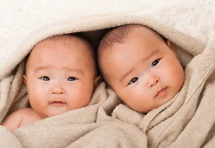 640 440 twins istock 000090246849 medium