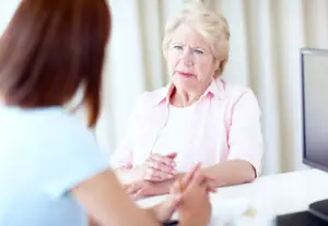 elderly patient with doctor2